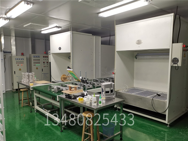 手動(dòng)上件除塵區(qū)